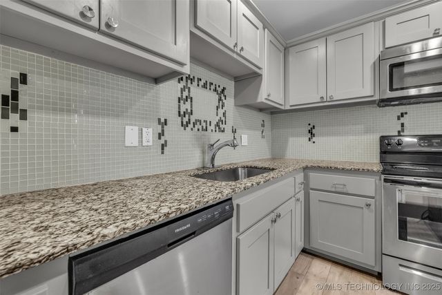 2223 S Oswego Avenue, Tulsa, OK 74114