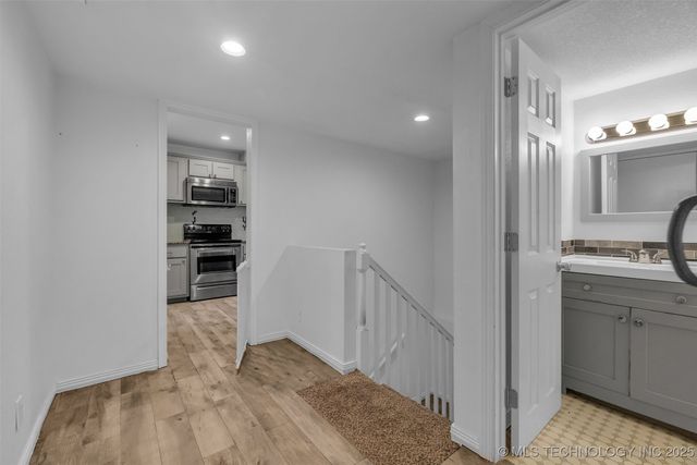 2223 S Oswego Avenue, Tulsa, OK 74114