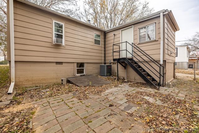 2223 S Oswego Avenue, Tulsa, OK 74114