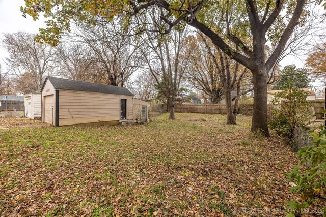 2223 S Oswego Avenue, Tulsa, OK 74114