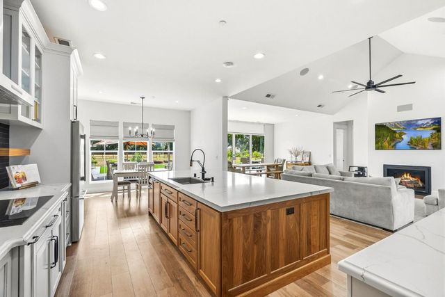 15400 Seymour Avenue, San Martin, CA 95046