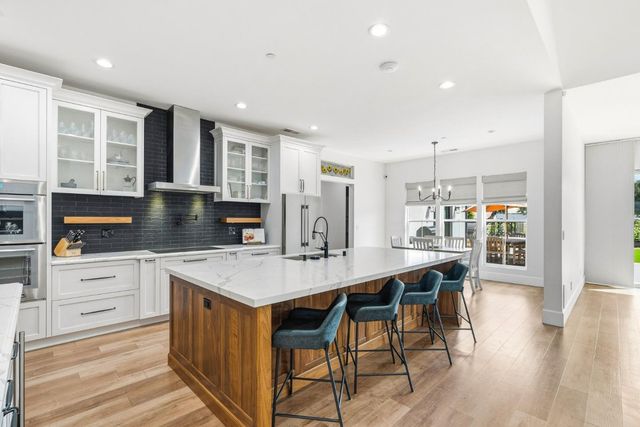15400 Seymour Avenue, San Martin, CA 95046