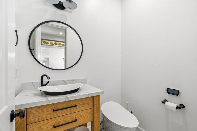 15400 Seymour Avenue, San Martin, CA 95046
