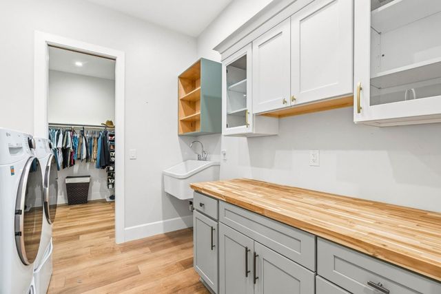 15400 Seymour Avenue, San Martin, CA 95046