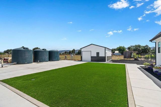 15400 Seymour Avenue, San Martin, CA 95046