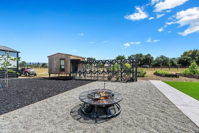 15400 Seymour Avenue, San Martin, CA 95046