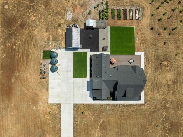 15400 Seymour Avenue, San Martin, CA 95046