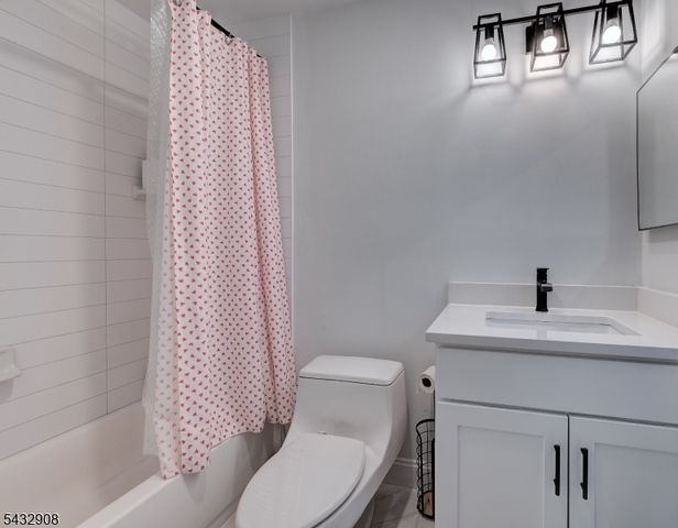 65 Perkins Dr, West Orange Twp., NJ 07052