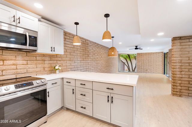 27250 N 64th Street 7, Scottsdale, AZ 85266