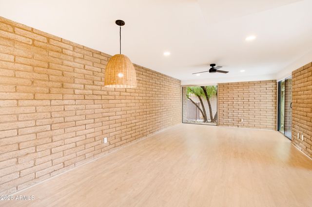 27250 N 64th Street 7, Scottsdale, AZ 85266