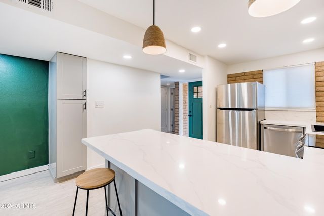 27250 N 64th Street 7, Scottsdale, AZ 85266