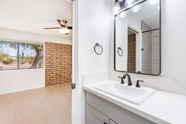 27250 N 64th Street 7, Scottsdale, AZ 85266