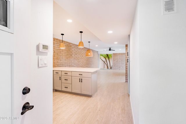 27250 N 64th Street 7, Scottsdale, AZ 85266