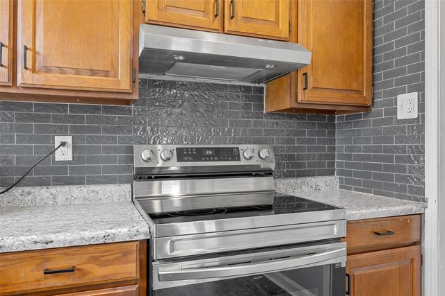 1121 23rd St SE, Cedar Rapids, IA 52403