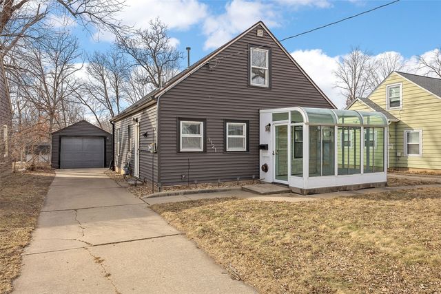 1121 23rd St SE, Cedar Rapids, IA 52403