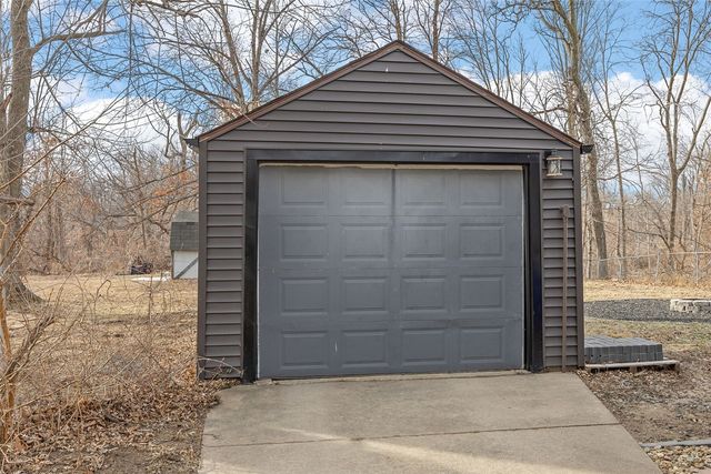 1121 23rd St SE, Cedar Rapids, IA 52403