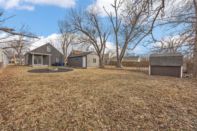 1121 23rd St SE, Cedar Rapids, IA 52403