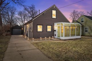 1121 23rd St SE, Cedar Rapids, IA 52403