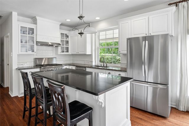 703 Heatherglen Drive, Southlake, TX 76092