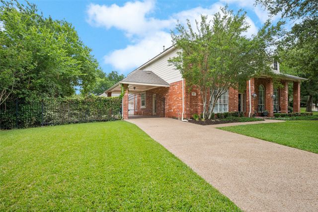 703 Heatherglen Drive, Southlake, TX 76092