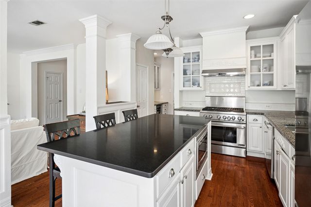 703 Heatherglen Drive, Southlake, TX 76092