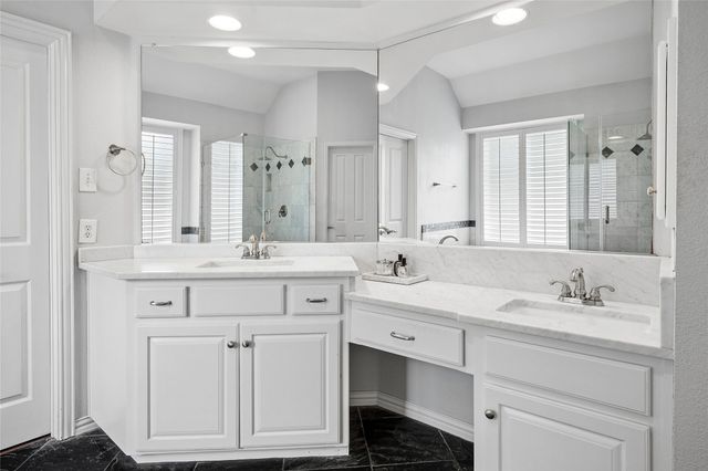 703 Heatherglen Drive, Southlake, TX 76092
