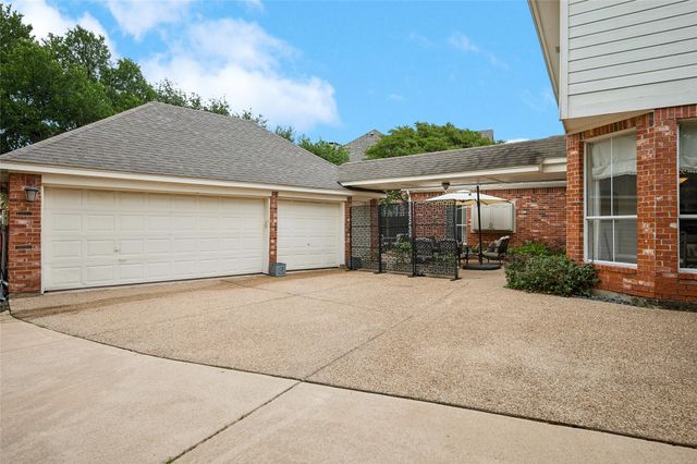 703 Heatherglen Drive, Southlake, TX 76092