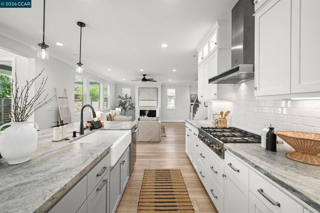 106 Southern Oak Dr, Pleasant Hill, CA 94523