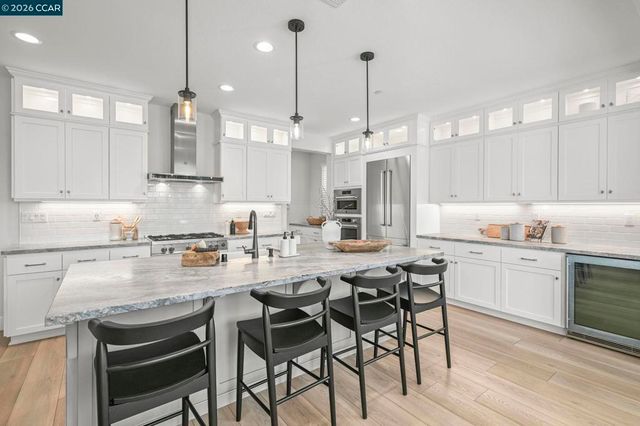 106 Southern Oak Dr, Pleasant Hill, CA 94523