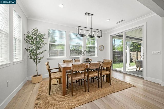 106 Southern Oak Dr, Pleasant Hill, CA 94523