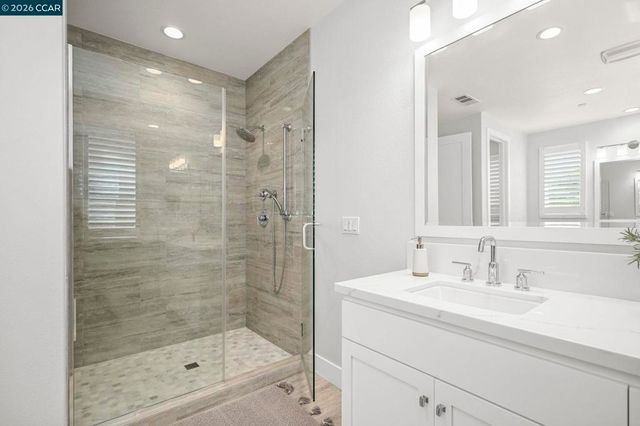 106 Southern Oak Dr, Pleasant Hill, CA 94523