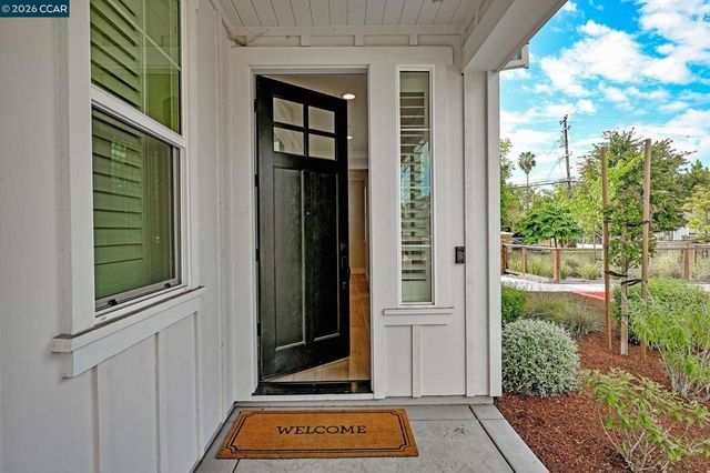 106 Southern Oak Dr, Pleasant Hill, CA 94523