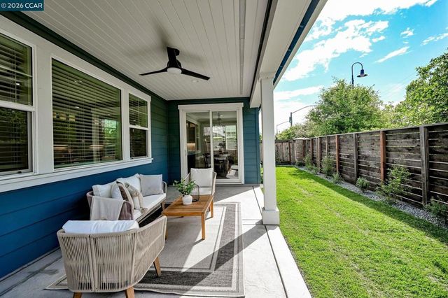 106 Southern Oak Dr, Pleasant Hill, CA 94523