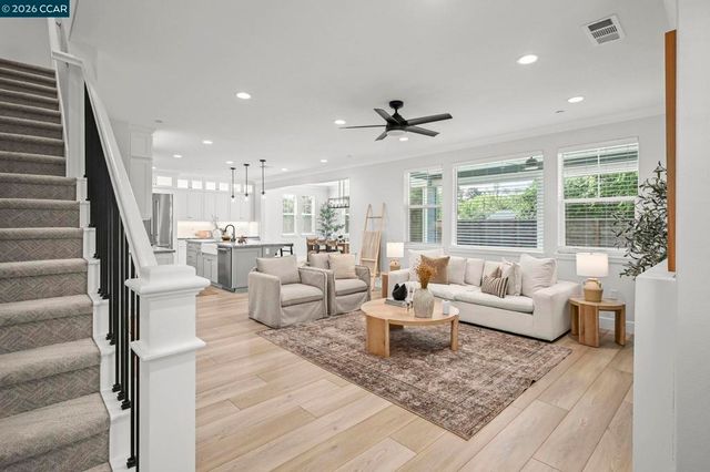 106 Southern Oak Dr, Pleasant Hill, CA 94523