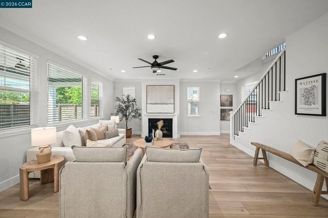 106 Southern Oak Dr, Pleasant Hill, CA 94523