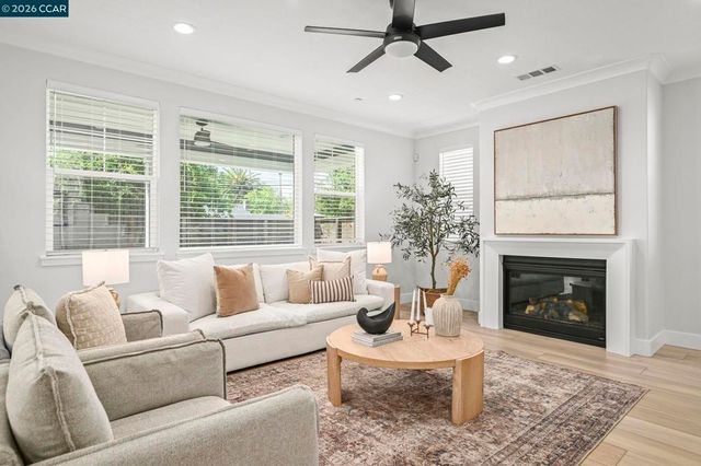 106 Southern Oak Dr, Pleasant Hill, CA 94523