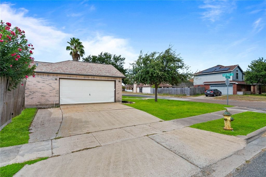 7902 Snake River Dr, Corpus Christi, TX 78414 — photo 5