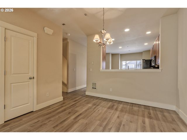 1923 Ne 50TH Way, Hillsboro, OR 97124