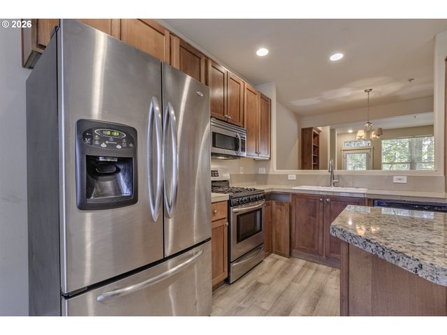 1923 Ne 50TH Way, Hillsboro, OR 97124
