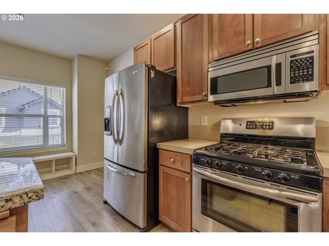 1923 Ne 50TH Way, Hillsboro, OR 97124