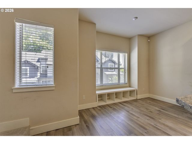 1923 Ne 50TH Way, Hillsboro, OR 97124