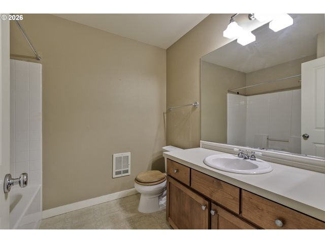 1923 Ne 50TH Way, Hillsboro, OR 97124