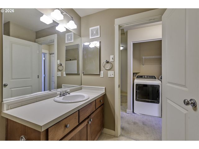 1923 Ne 50TH Way, Hillsboro, OR 97124