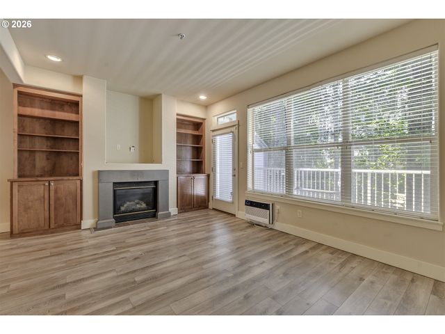 1923 Ne 50TH Way, Hillsboro, OR 97124