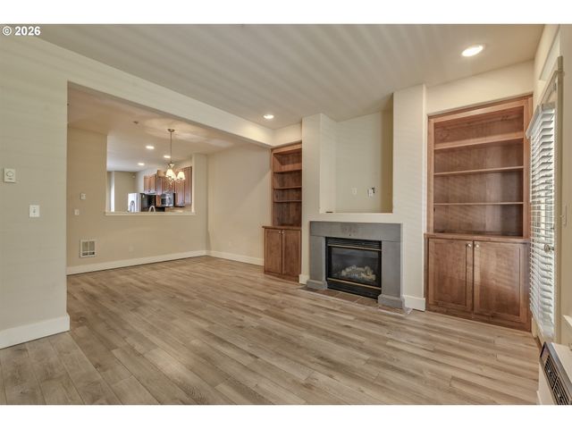 1923 Ne 50TH Way, Hillsboro, OR 97124