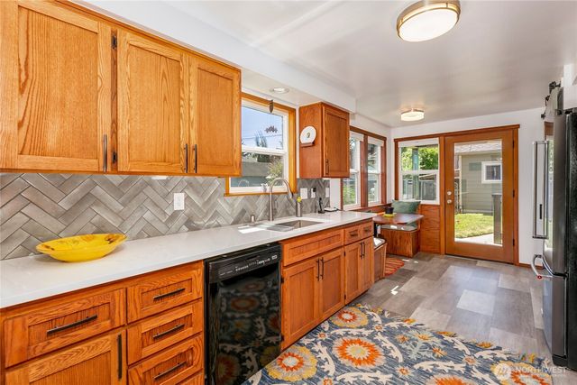 2014 Oakes Avenue, Everett, WA 98201
