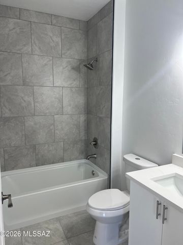 1817 S 30th Place, Tucson, AZ 85713