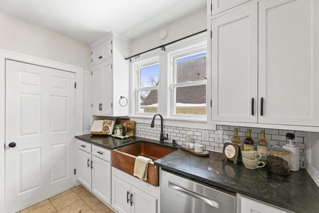 2356 N 66th STREET, Wauwatosa, WI 53213