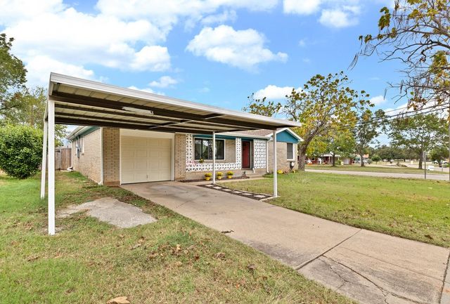 3900 Caddo Trail, Lake Worth, TX 76135