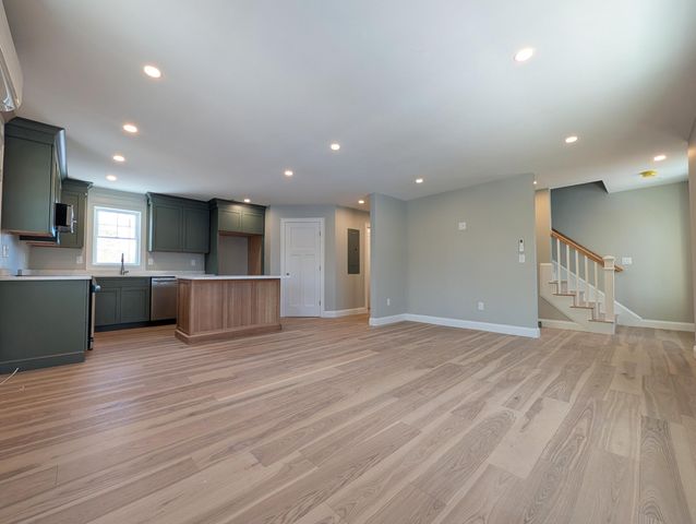 46 Holt Road A, Buzzards Bay, MA 02532